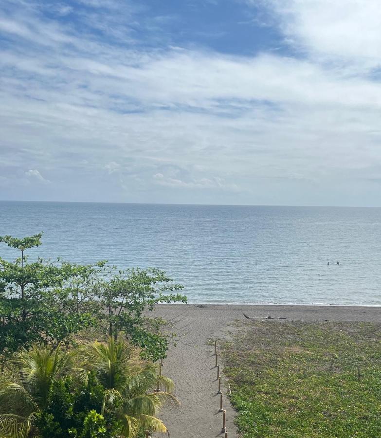 Seafront Residences Vacation Getaway San Juan  Exterior photo