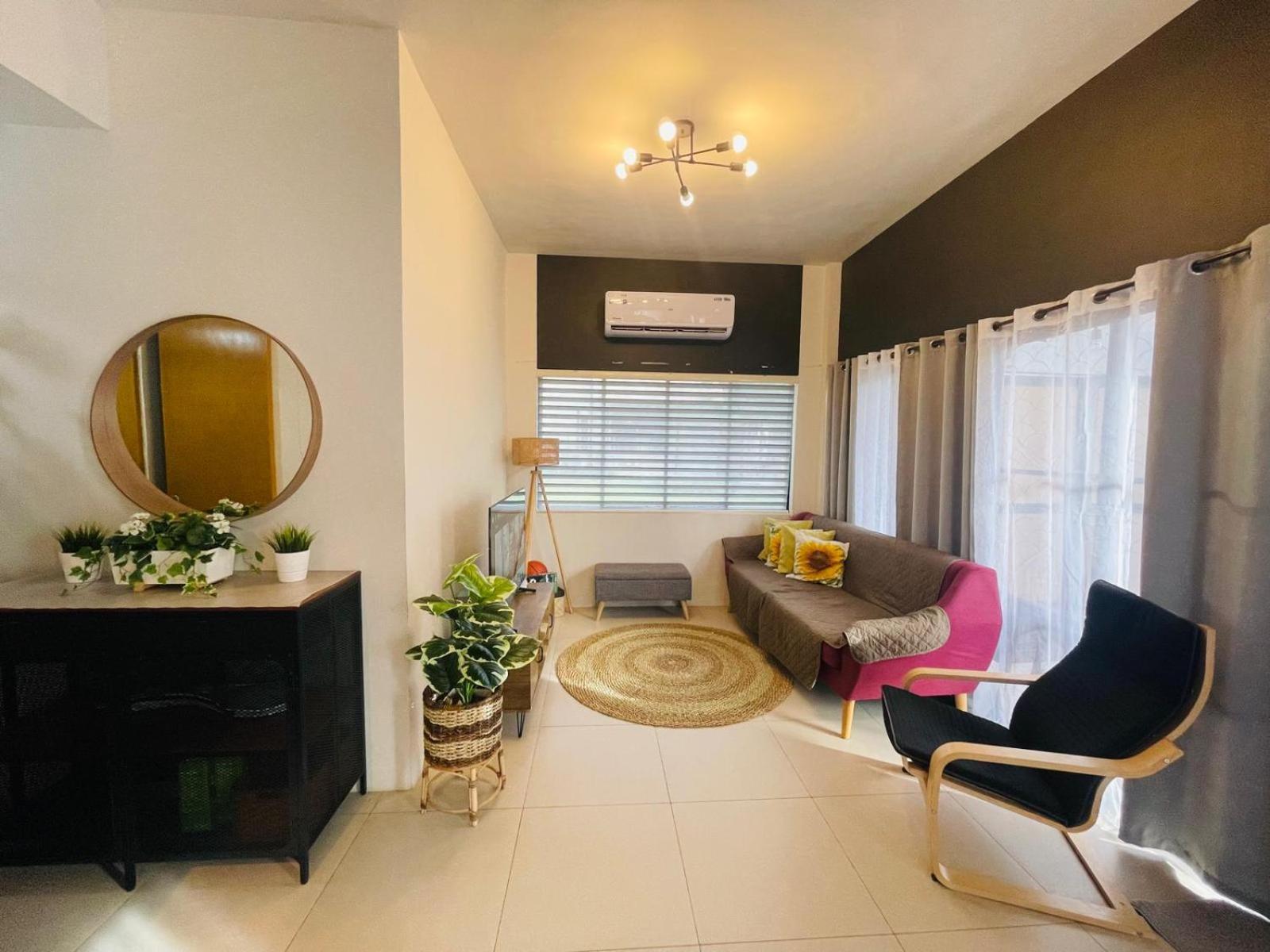 Seafront Residences Vacation Getaway San Juan  Exterior photo