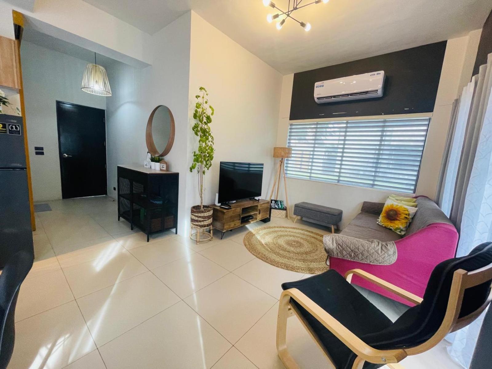 Seafront Residences Vacation Getaway San Juan  Exterior photo