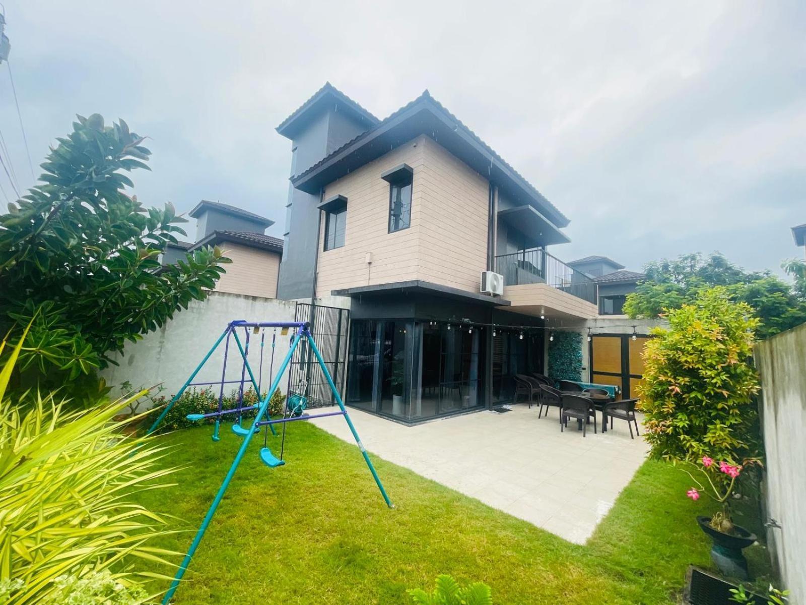Seafront Residences Vacation Getaway San Juan  Exterior photo